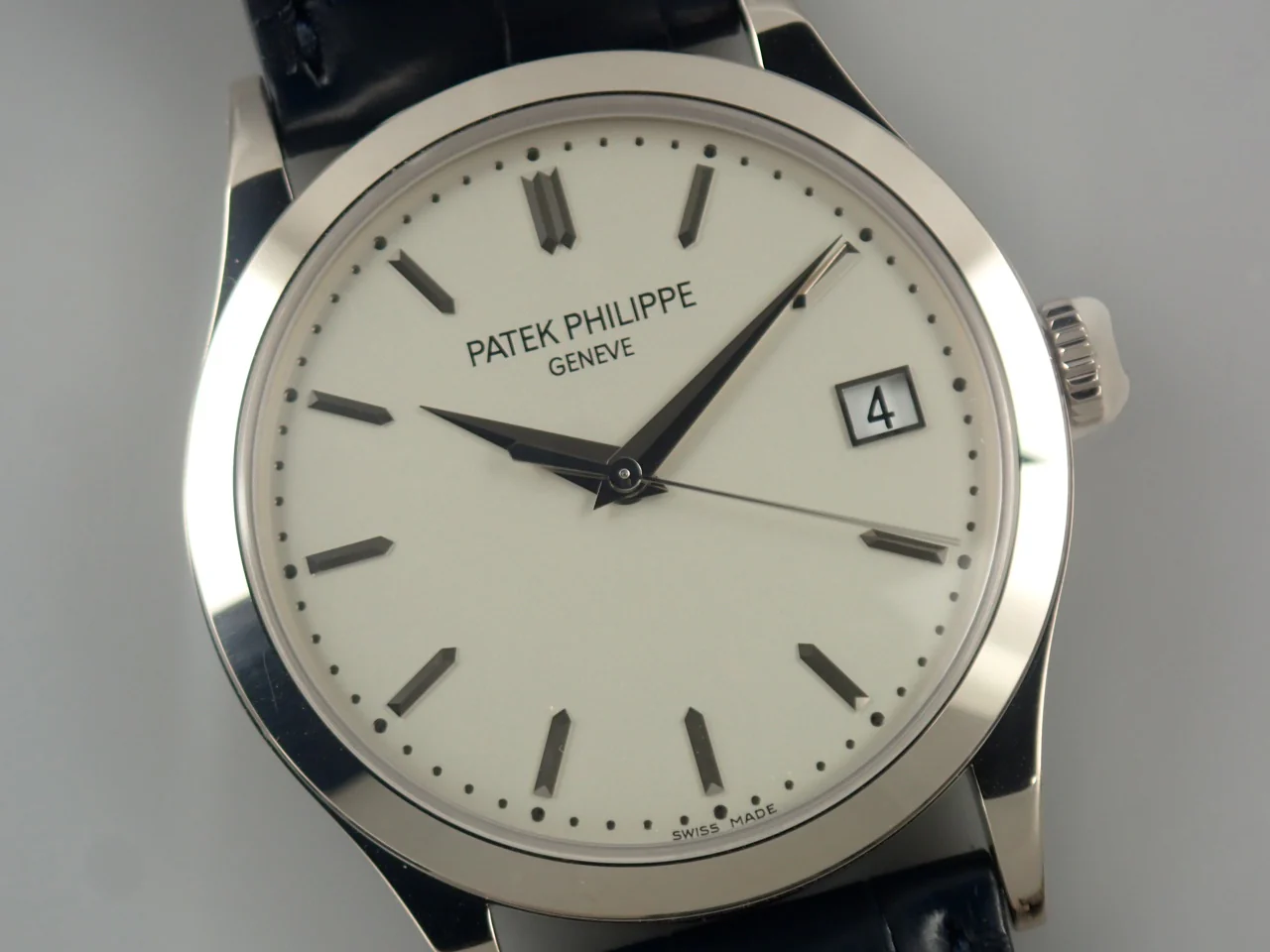 パテックフィリップ カラトラバ Ref.5296G-010 ホワイトゴールド シルバー文字盤 - Image 3