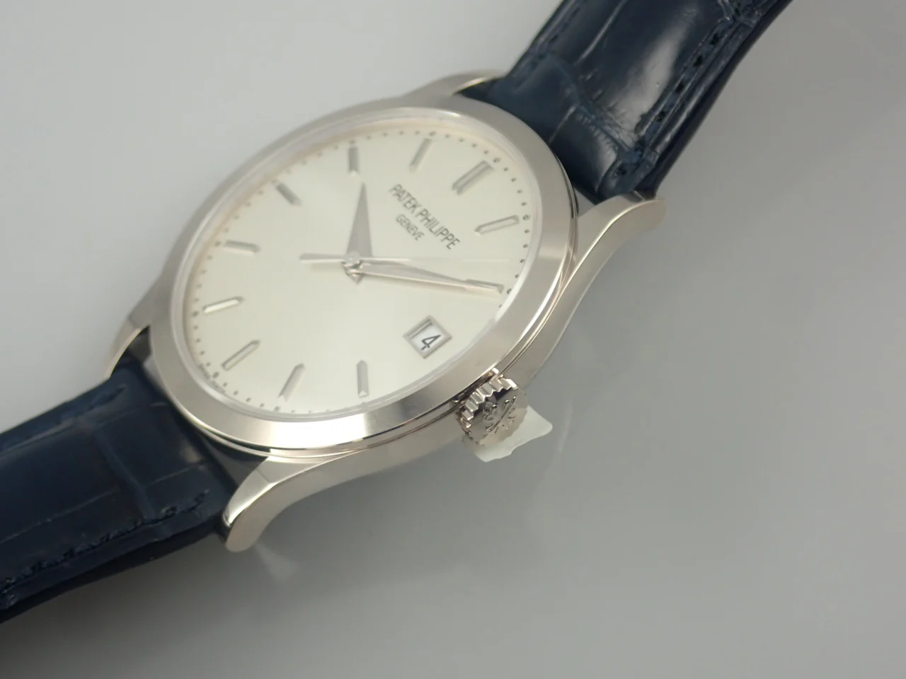 パテックフィリップ カラトラバ Ref.5296G-010 ホワイトゴールド シルバー文字盤 - Image 4