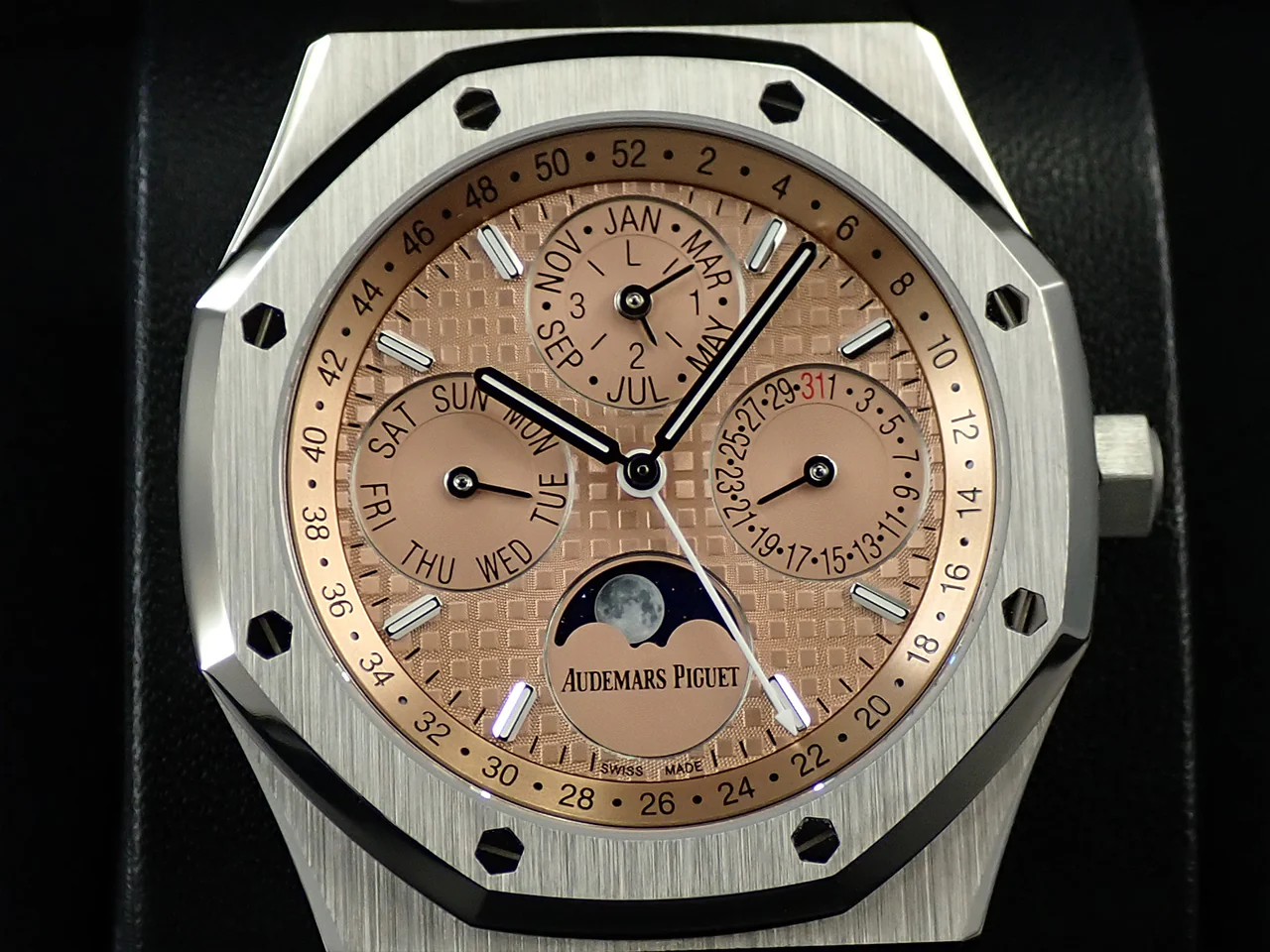 オーデマピゲ ロイヤルオーク パーペチュアルカレンダー Ref.26615TI.OO.1220TI.01 チタン サーモン文字盤 - Image 3