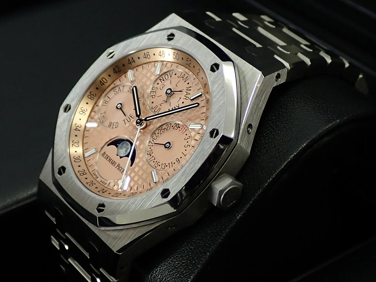 オーデマピゲ ロイヤルオーク パーペチュアルカレンダー Ref.26615TI.OO.1220TI.01 チタン サーモン文字盤 - Image 5