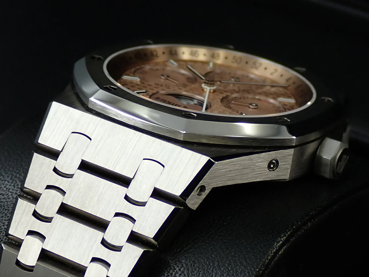 オーデマピゲ ロイヤルオーク パーペチュアルカレンダー Ref.26615TI.OO.1220TI.01 チタン サーモン文字盤 - Image 6