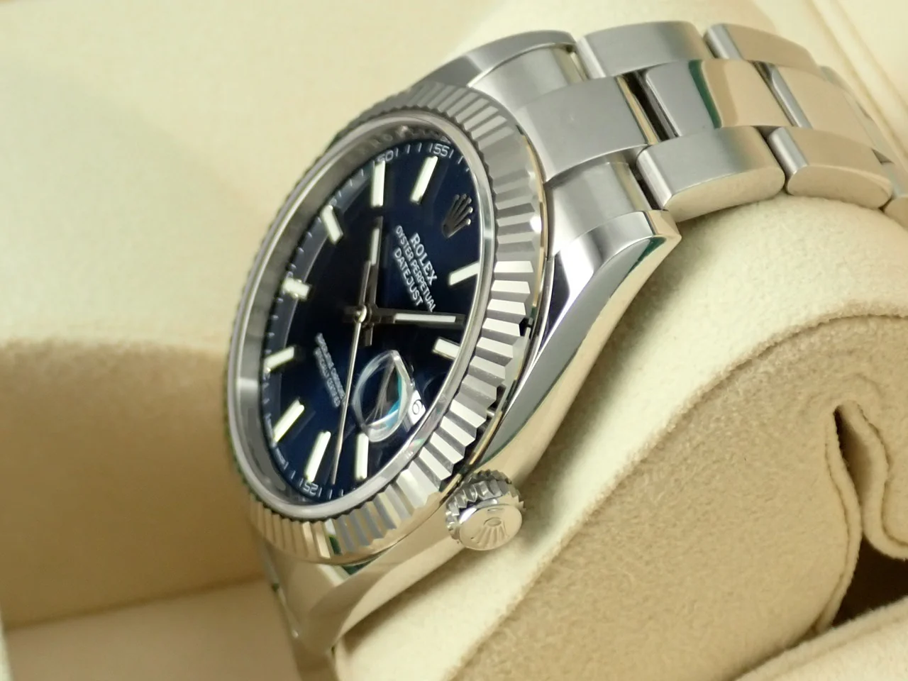 ロレックス デイトジャスト41 Ref.126334 ステンレススチール/ホワイトゴールド ブライトブルー文字盤 オイスターブレスレット 未使用 FS174233 - Image 4