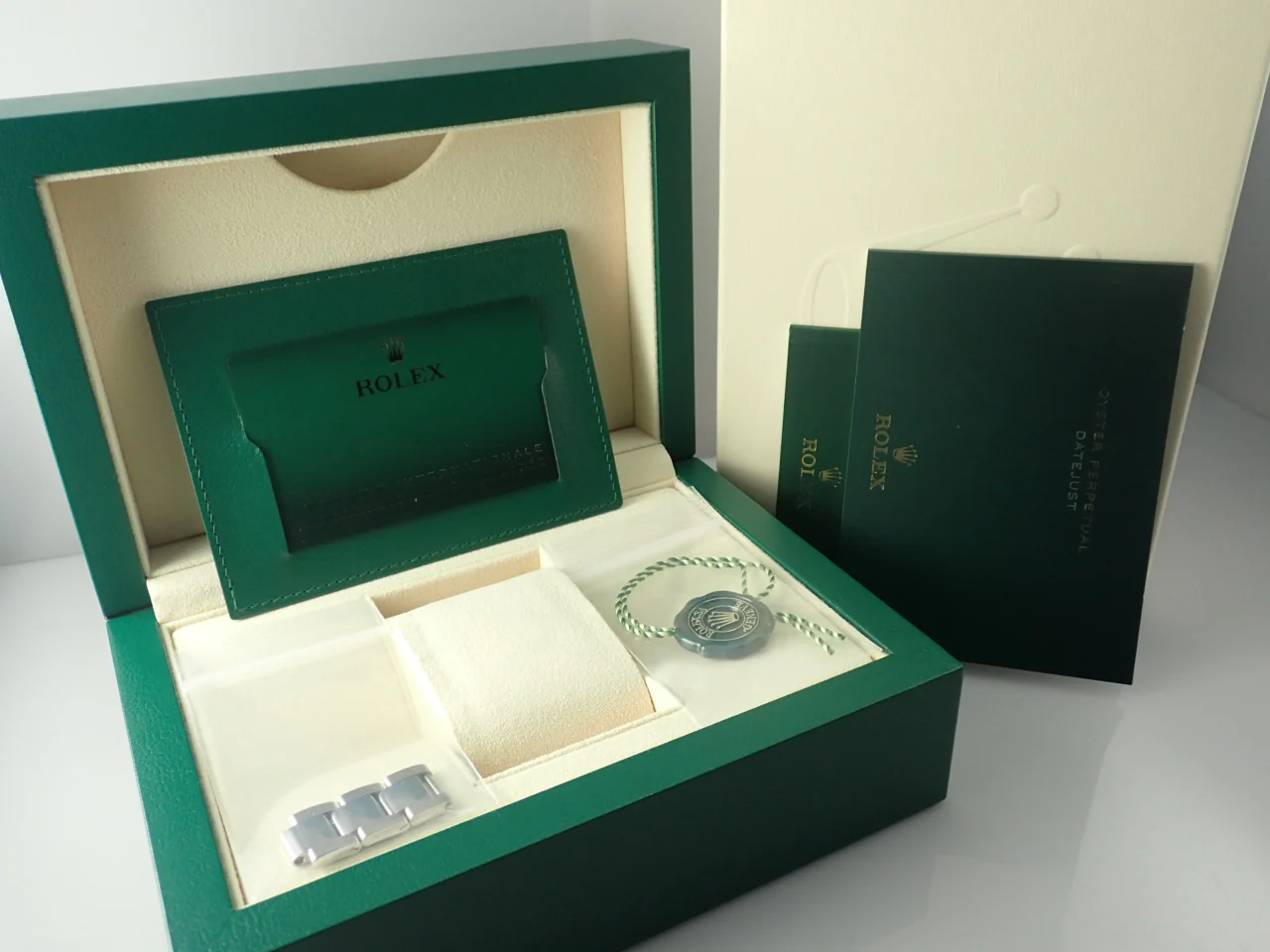 ロレックス デイトジャスト41 Ref.126334 ステンレススチール/ホワイトゴールド ブライトブルー文字盤 オイスターブレスレット 未使用 FS174233 - Image 8