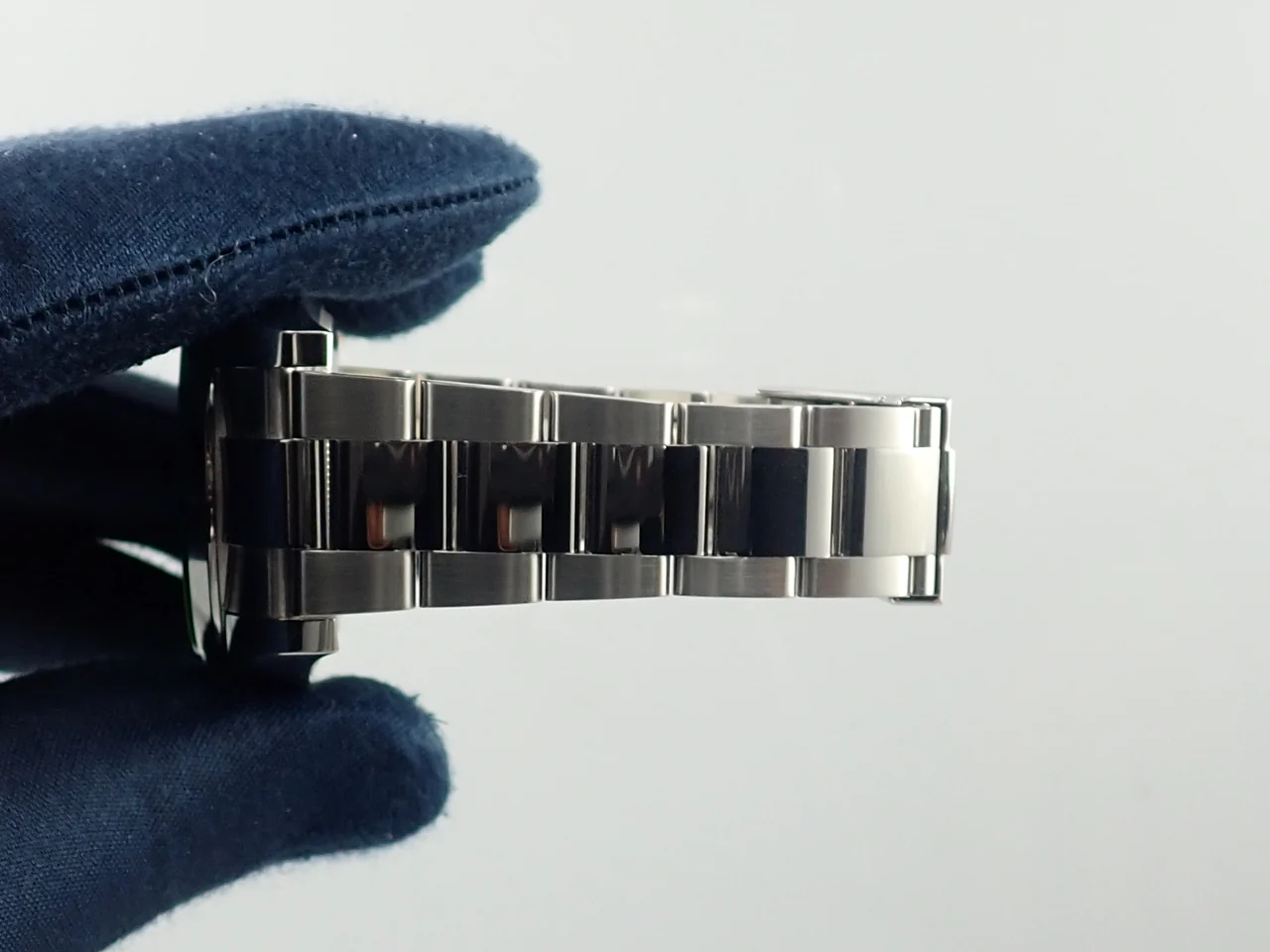 ロレックス ミルガウス Ref.116400GV ステンレススチール ブラック文字盤 - Image 9