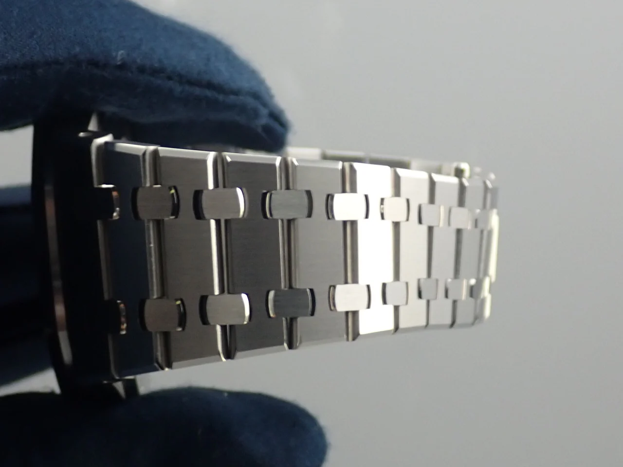 オーデマピゲ ロイヤルオーク Ref.15400ST.OO.1220ST.01 ステンレススチール ブラック文字盤 - Image 9