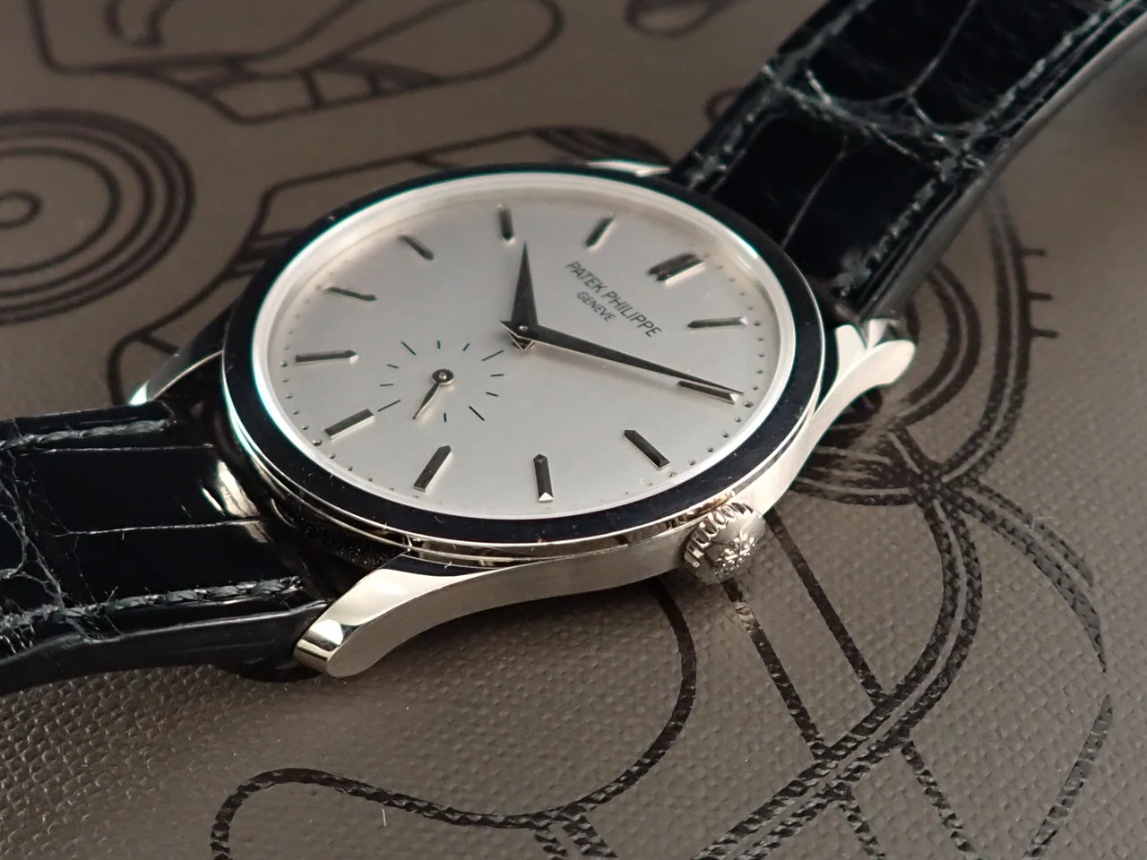 パテックフィリップ カラトラバ Ref.5196G-001 ホワイトゴールド シルバー文字盤 - Image 4