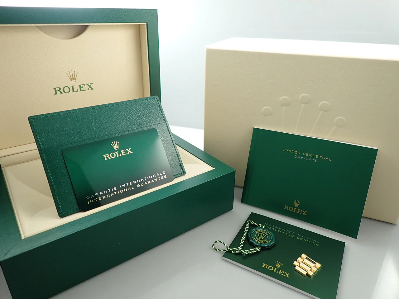 ロレックス デイデイト36 Ref.128238 イエローゴールド パヴェダイヤxレインボーサファイア文字盤 - Image 11