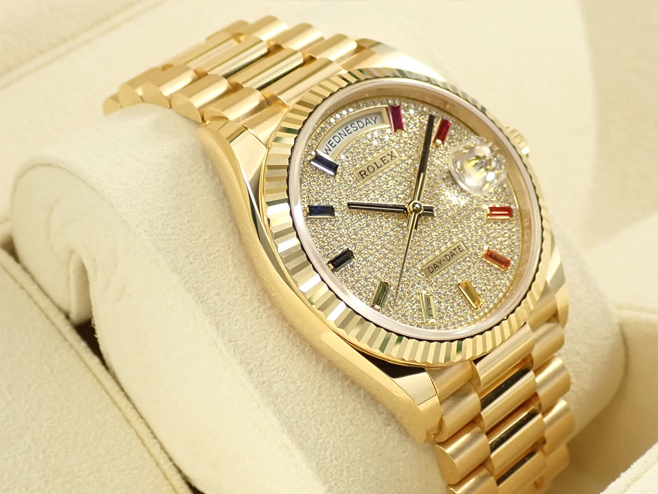 ロレックス デイデイト36 Ref.128238 イエローゴールド パヴェダイヤxレインボーサファイア文字盤 - Image 5