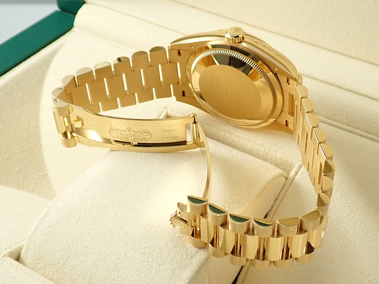 ロレックス デイデイト36 Ref.128238 イエローゴールド パヴェダイヤxレインボーサファイア文字盤 - Image 8