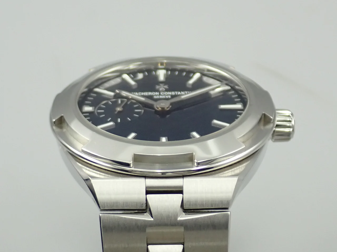 ヴァシュロンコンスタンタン オーヴァーシーズ Ref.2300V/100A-B170 ブルー文字盤 中古 K23M6822 - Image 6