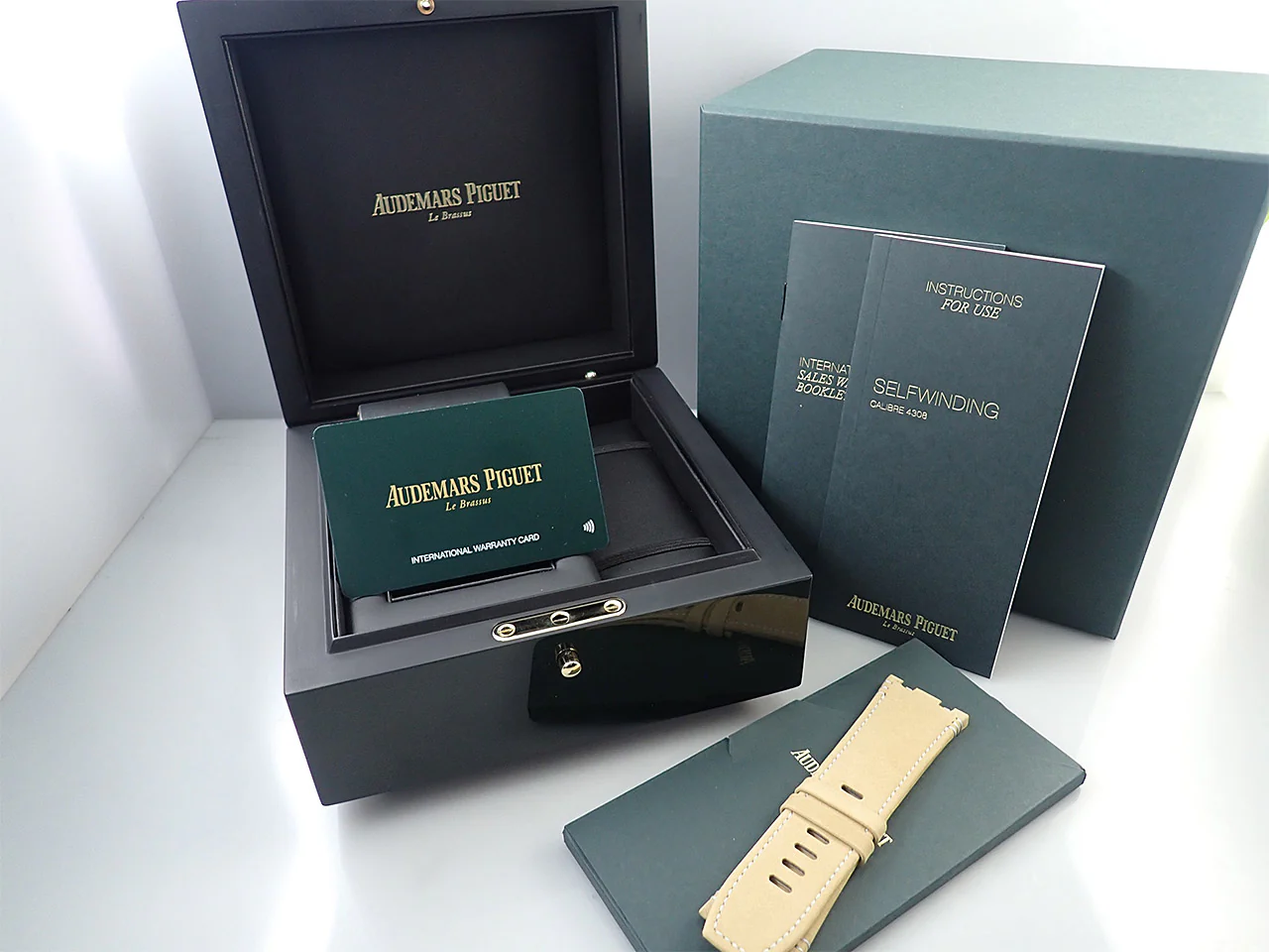 オーデマピゲ ロイヤルオーク オフショア ダイバー Ref.15720CN.OO.A002CA.01 ホワイトゴールド ブラック文字盤 - Image 9