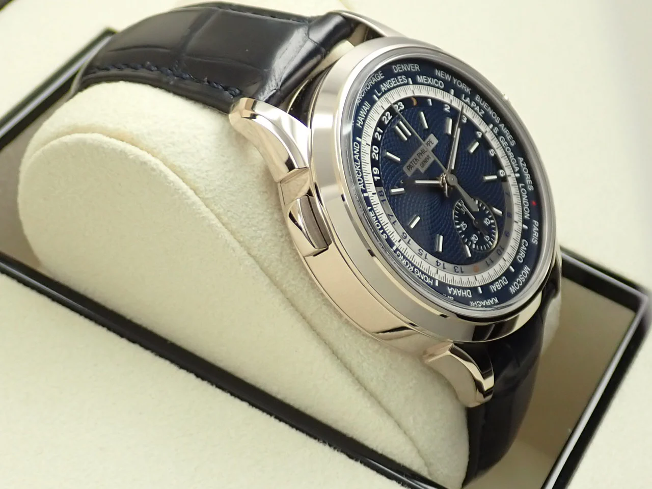 パテックフィリップ コンプリケーション ワールドタイム クロノグラフ Ref.5930G-001 ホワイトゴールド ブルー文字盤 - Image 5