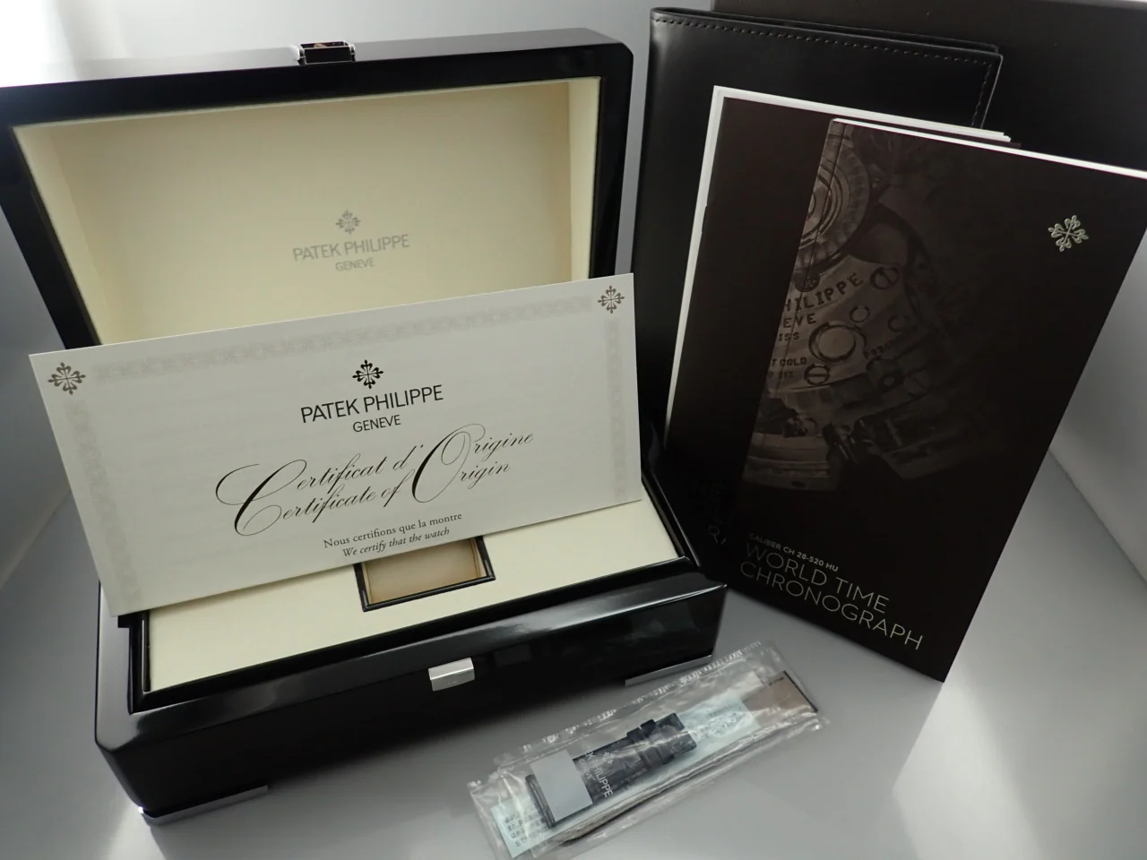 パテックフィリップ コンプリケーション ワールドタイム クロノグラフ Ref.5930G-001 ホワイトゴールド ブルー文字盤 - Image 9
