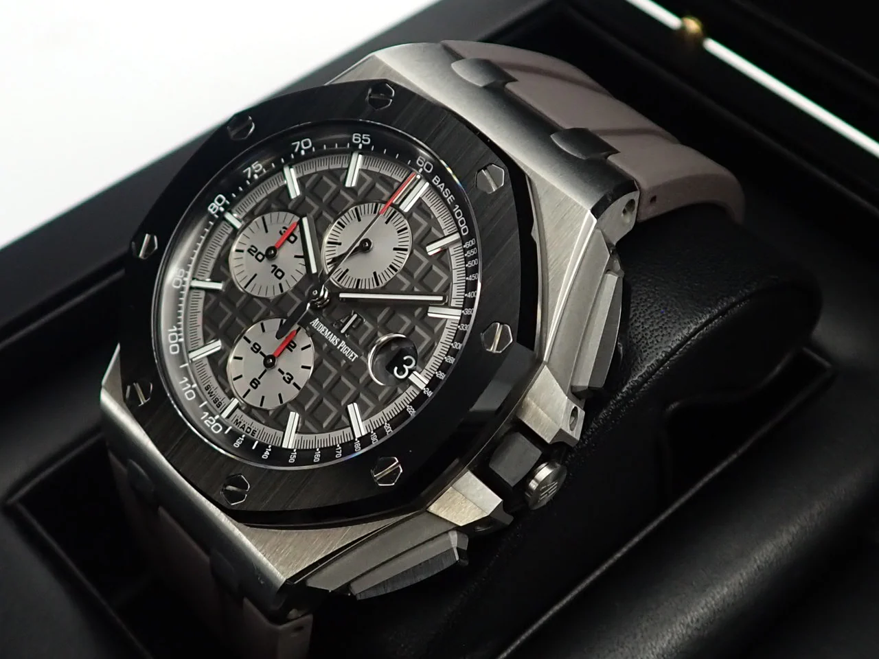 オーデマピゲ ロイヤルオーク オフショア クロノグラフ Ref.26400IO.OO.A004CA.01 チタン スレートグレー文字盤 - Image 5