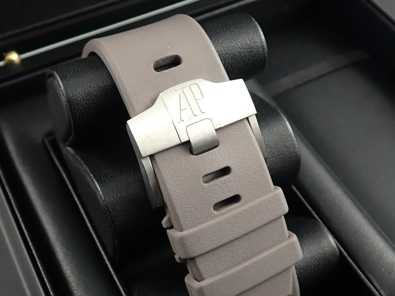 オーデマピゲ ロイヤルオーク オフショア クロノグラフ Ref.26400IO.OO.A004CA.01 チタン スレートグレー文字盤 - Image 8