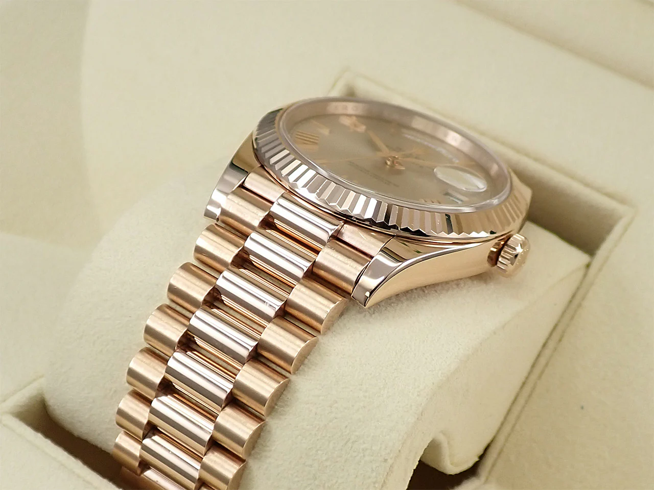 ロレックス デイデイト40 Ref.228235 エバーローズゴールド サンダストストライプ文字盤 - Image 6