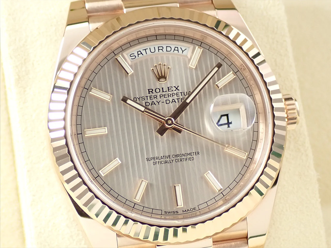 ロレックス デイデイト40 Ref.228235 エバーローズゴールド サンダストストライプ文字盤 - Image 3
