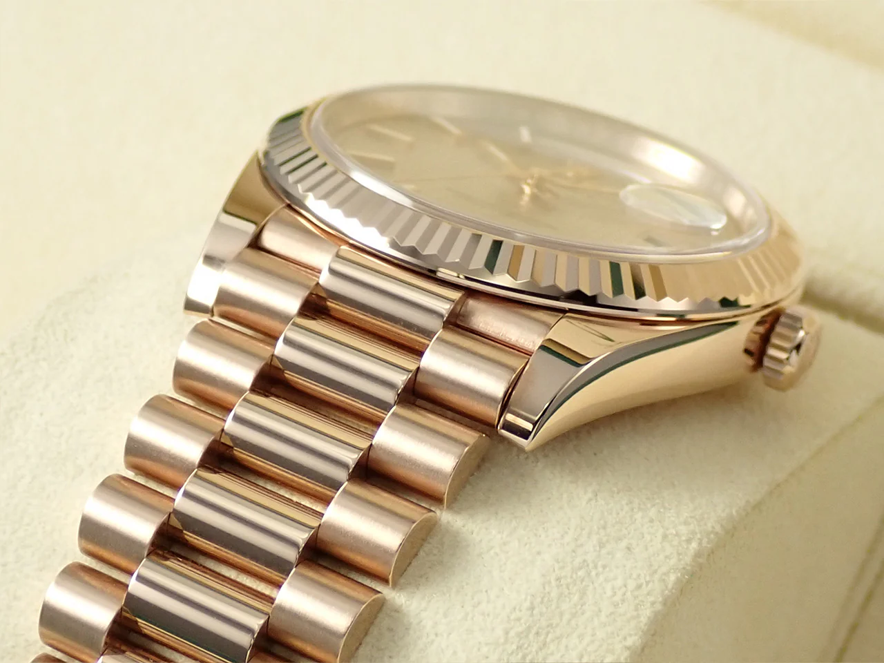 ロレックス デイデイト40 Ref.228235 エバーローズゴールド サンダストストライプ文字盤 - Image 6