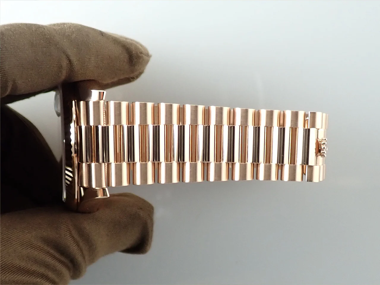 ロレックス デイデイト40 Ref.228235 エバーローズゴールド サンダストストライプ文字盤 - Image 9