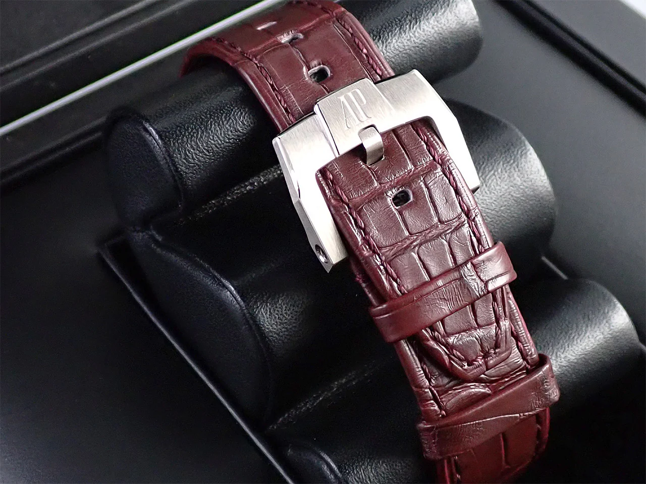 オーデマピゲ CODE 11.59 バイ オーデマ ピゲ クロノグラフ Ref.26393BC.OO.A068CR.01 ホワイトゴールド バーガンディ文字盤 - Image 6