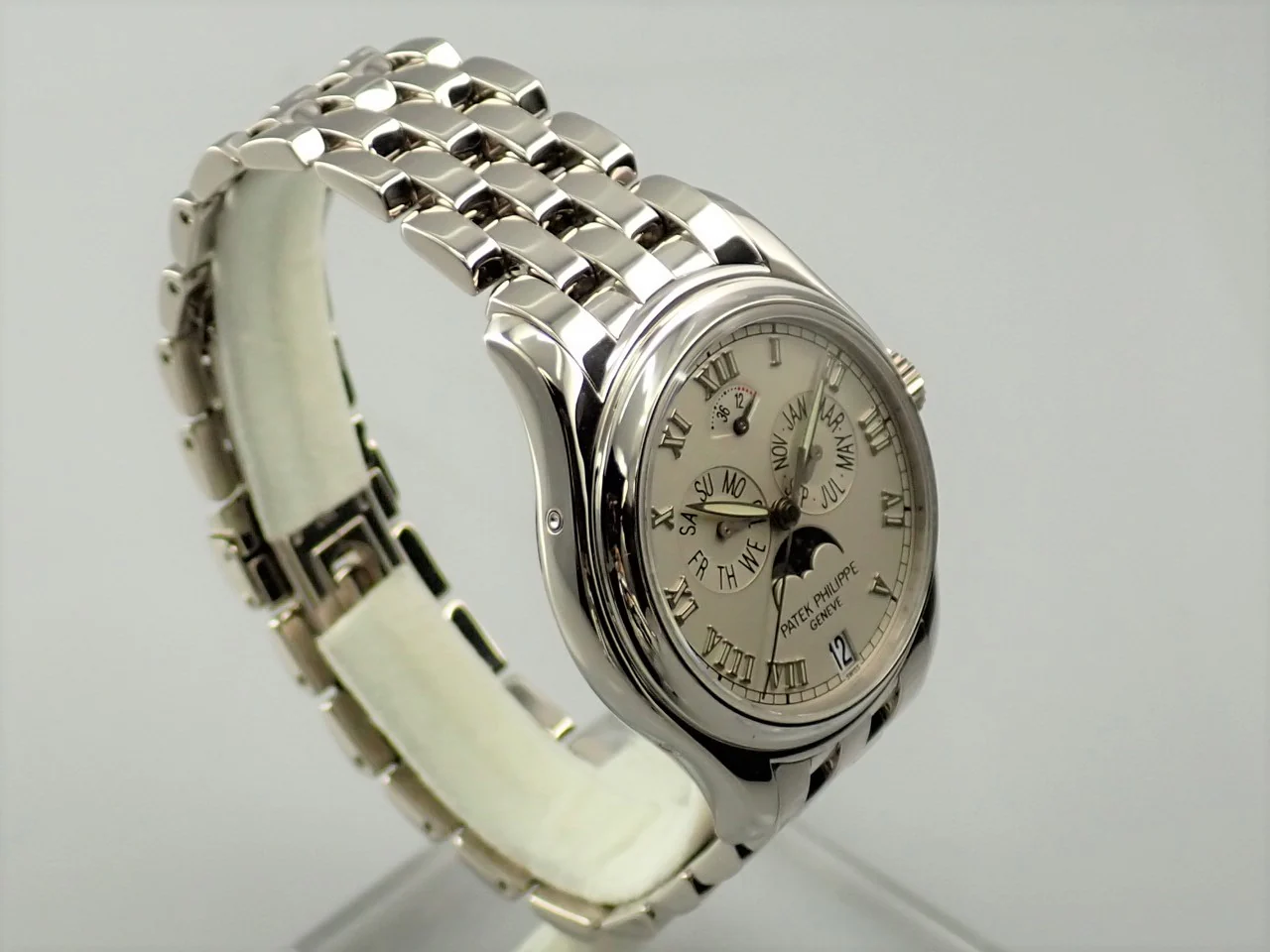 パテックフィリップ アニュアルカレンダー ムーンフェイズ Ref.5036/1G-017 ホワイトゴールド シルバー文字盤 - Image 5