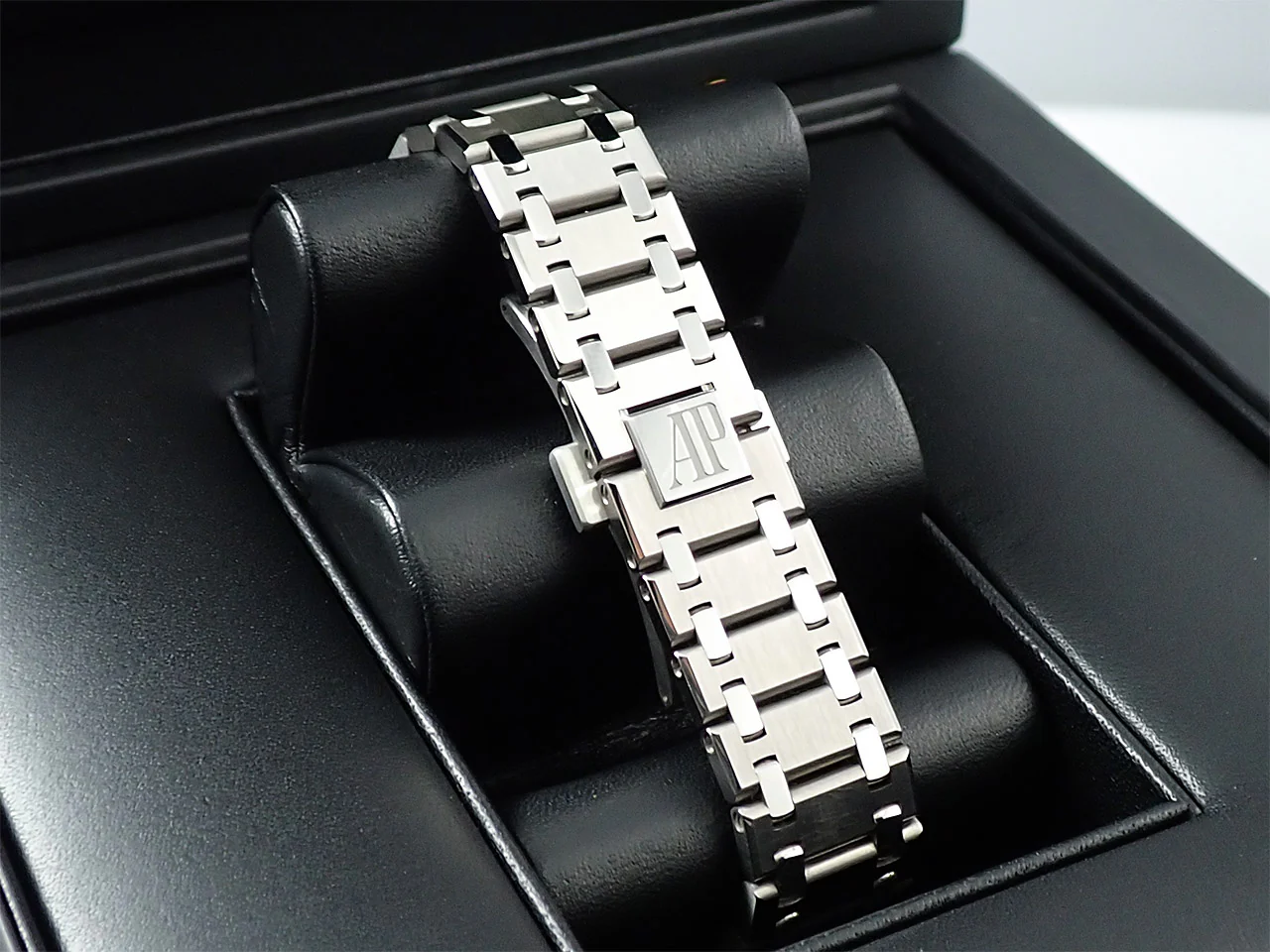 オーデマピゲ ロイヤルオーク ジャンボ エクストラ シン Ref.15202IP.OO.1240IP.01 チタン/プラチナ スモークブルー文字盤 - Image 8