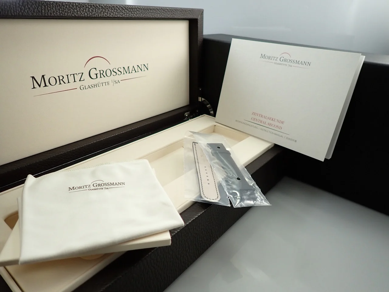 モリッツグロスマン セントラルセコンド Ref.MG-003297 パープル文字盤 極美品 M6YM4CS2 - Image 12