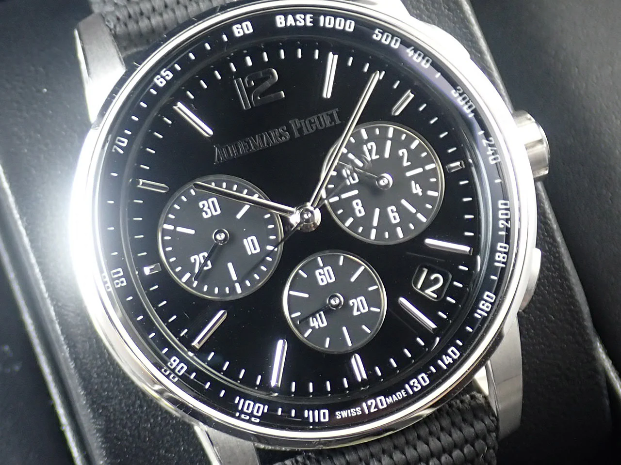 オーデマピゲ CODE 11.59 バイ オーデマ ピゲ クロノグラフ Ref.26393BC.OO.A002CR.01 ホワイトゴールド ブラックラッカー文字盤 - Image 3