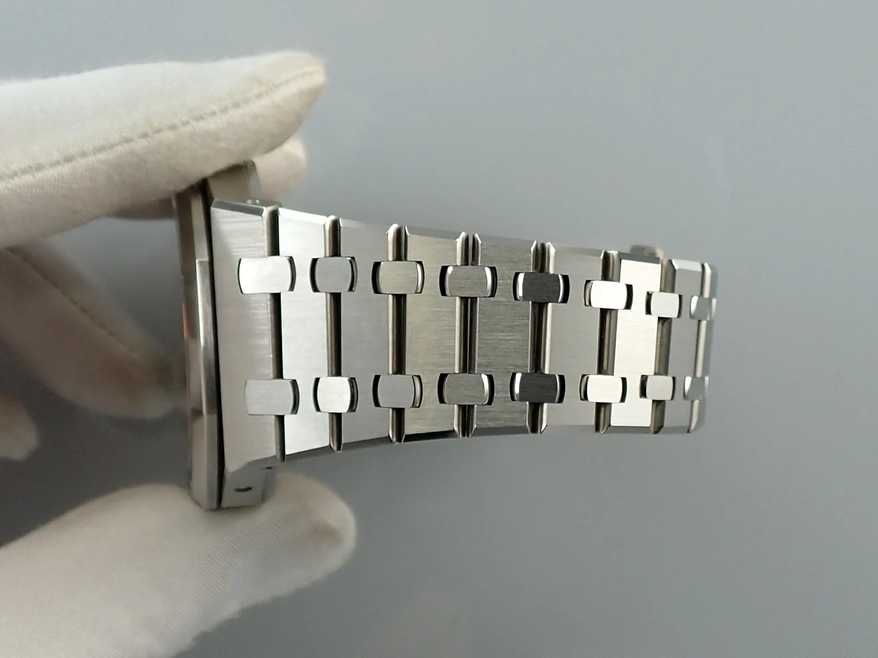 オーデマピゲ ロイヤルオーク パーペチュアルカレンダー Ref.26615TI.OO.1220TI.01 チタン サーモン文字盤 - Image 9