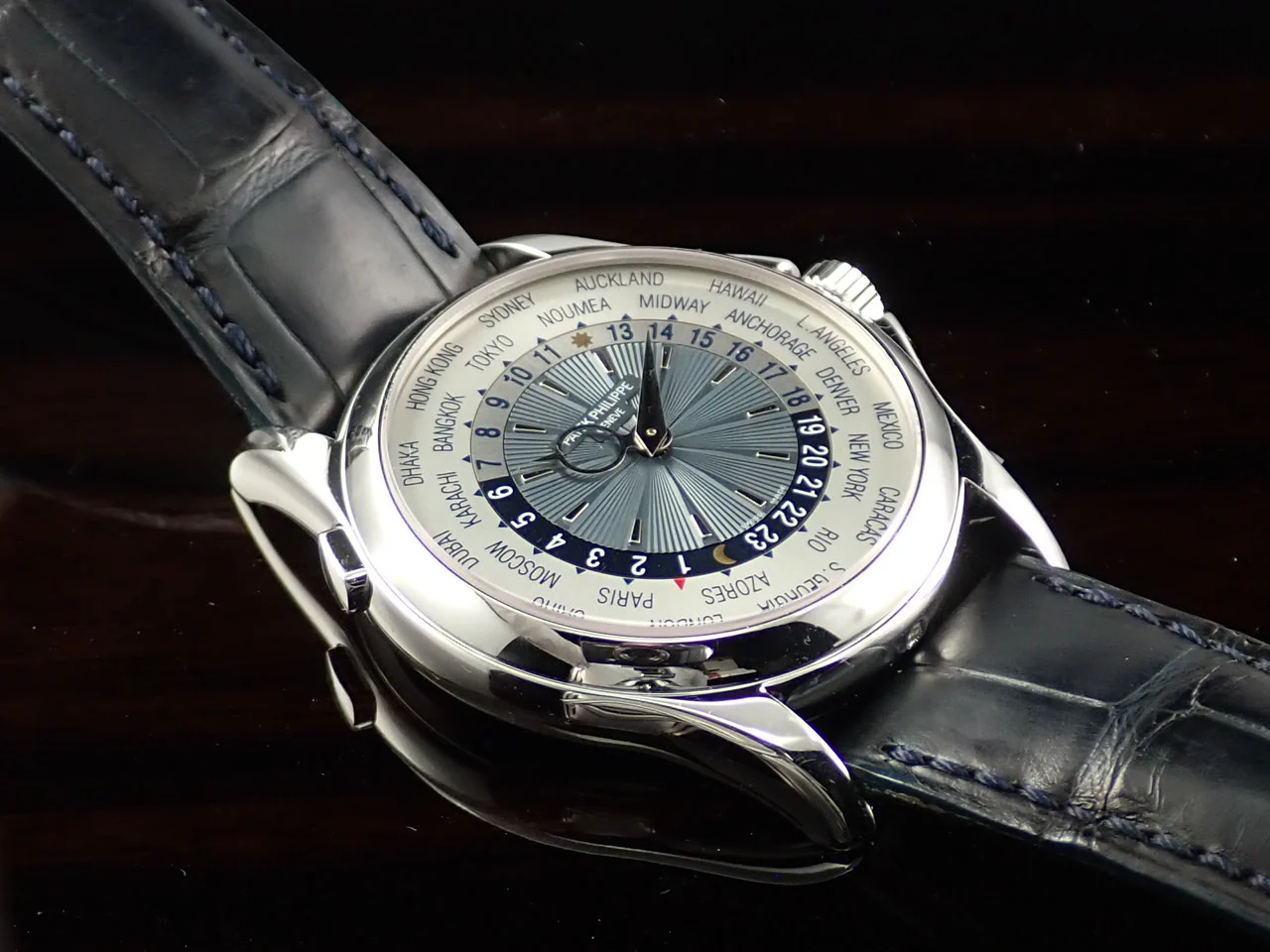 パテックフィリップ コンプリケーション ワールドタイム Ref.5130P-001 プラチナ シルバー/ブルー文字盤 - Image 5