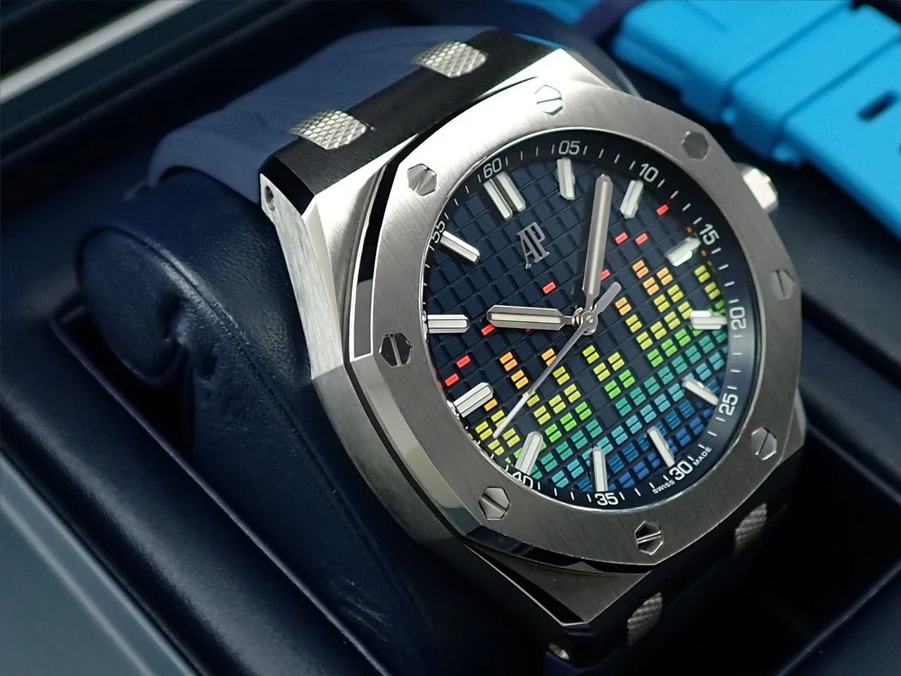 オーデマピゲ ロイヤルオーク オフショア ミュージックエディション Ref.15600TI.OO.A343CA.01 チタン ブルー文字盤 - Image 4