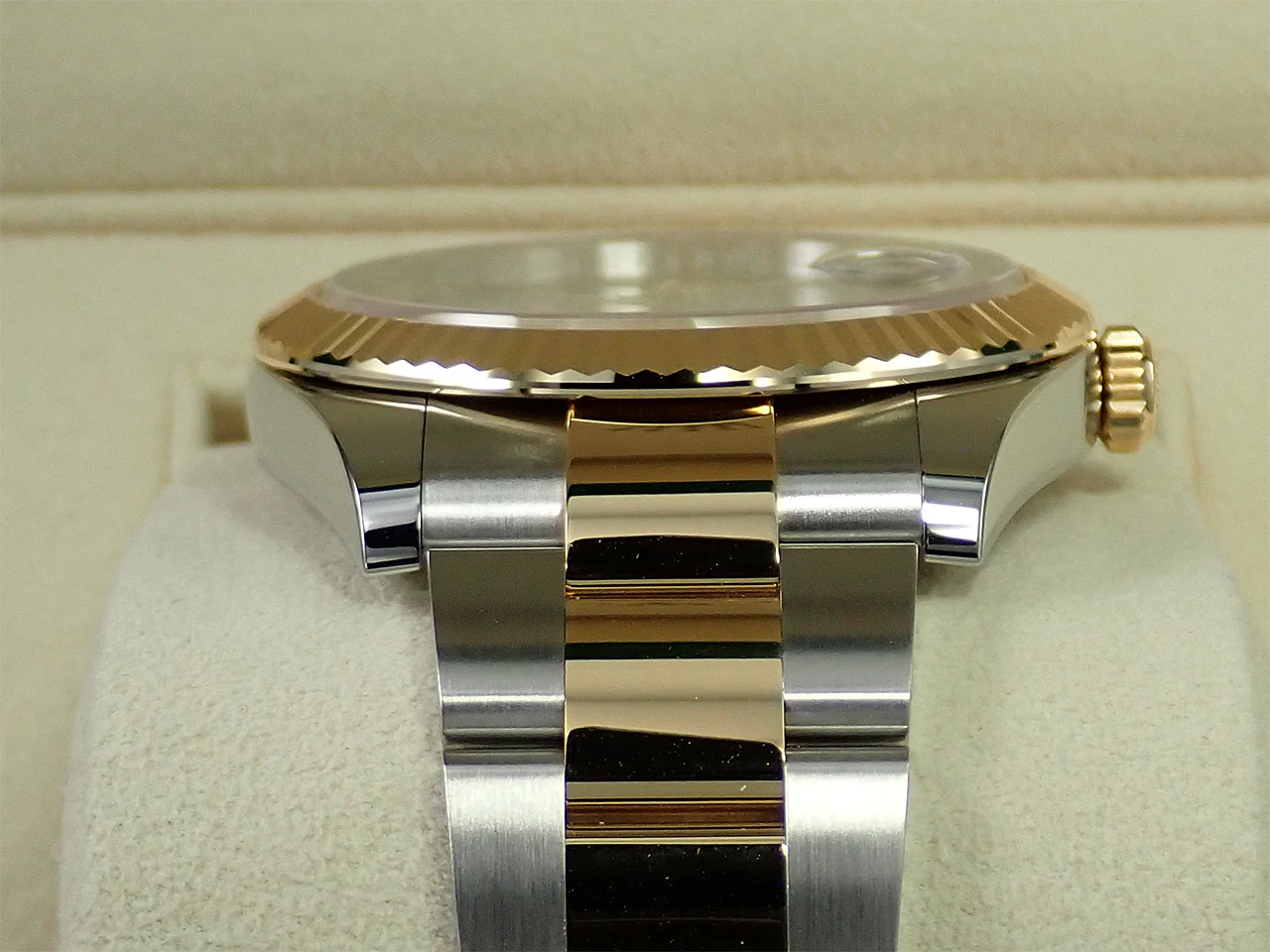 ロレックス デイトジャスト41 Ref.126333 ステンレススチール/イエローゴールド スレートローマン文字盤 オイスターブレスレット - Image 6