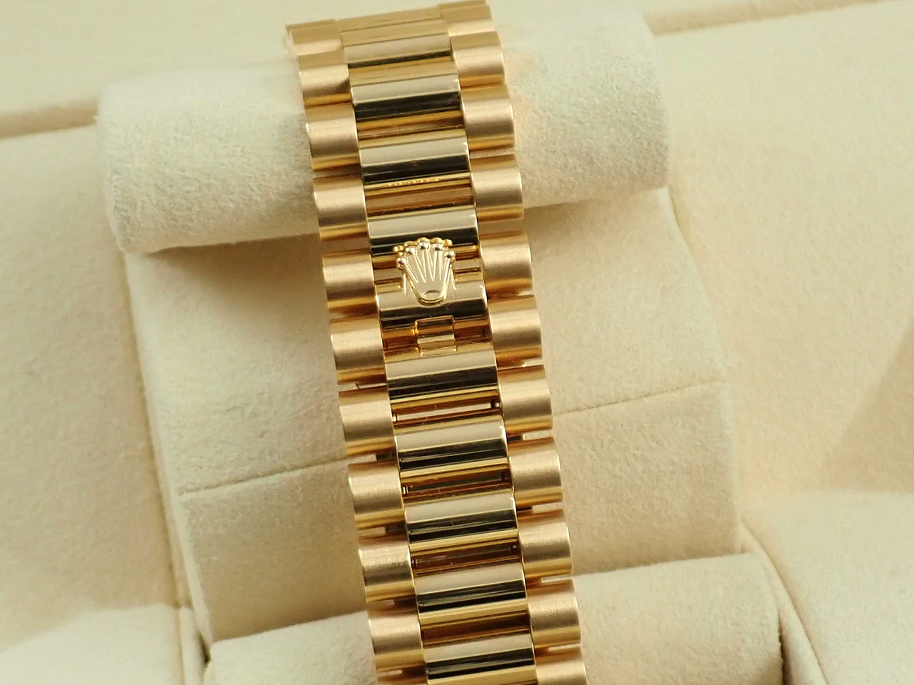 ロレックス デイデイト40 Ref.228348RBR イエローゴールド ブラック文字盤 - Image 7