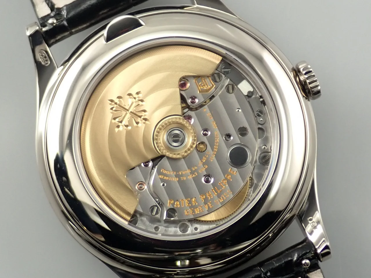 パテックフィリップ アニュアルカレンダー ムーンフェイズ Ref.5396G-011 ホワイトゴールド シルバー・オパーリン文字盤 - Image 7