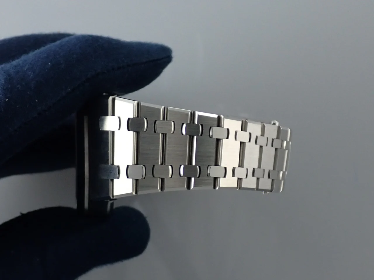 オーデマピゲ ロイヤルオーク Ref.15500ST.OO.1220ST.01 ステンレススチール ブルー文字盤 - Image 9