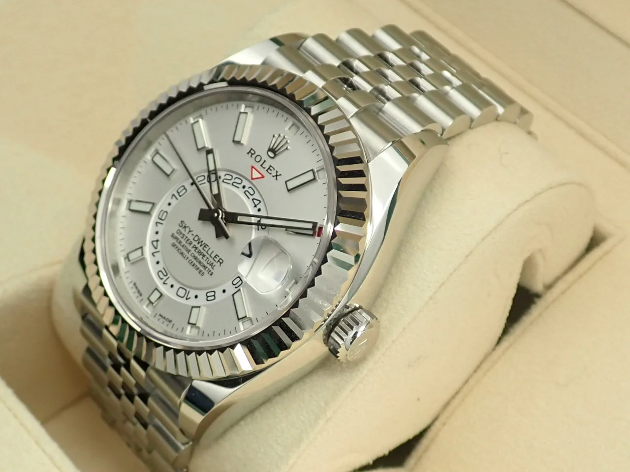 ロレックス スカイドゥエラー Ref.326934 ステンレススチール/ホワイトゴールド ホワイト文字盤 ジュビリーブレスレット 未使用 SKUHA045 - Image 4