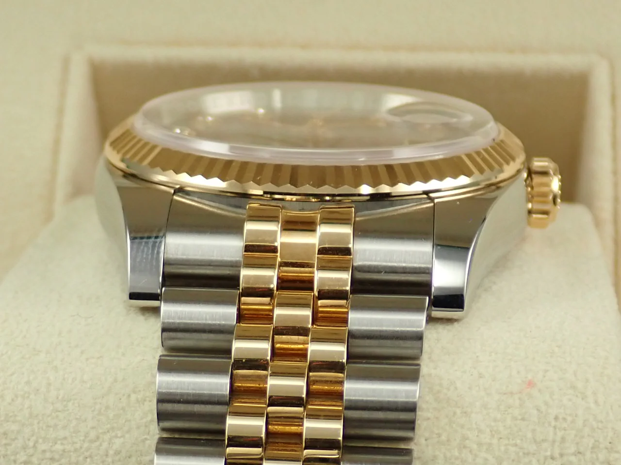 ロレックス デイトジャスト36 Ref.116233 ステンレススチール/イエローゴールド ブラックシェルx10Pダイヤ文字盤 ジュビリーブレスレット - Image 6