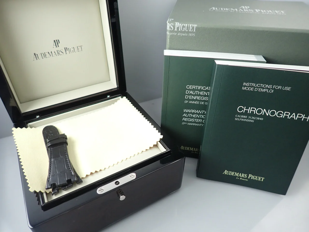 オーデマピゲ ロイヤルオーク オフショア GINZA7 Ref.26205AU.OO.D002CR.01 カーボン ブラック文字盤 - Image 12