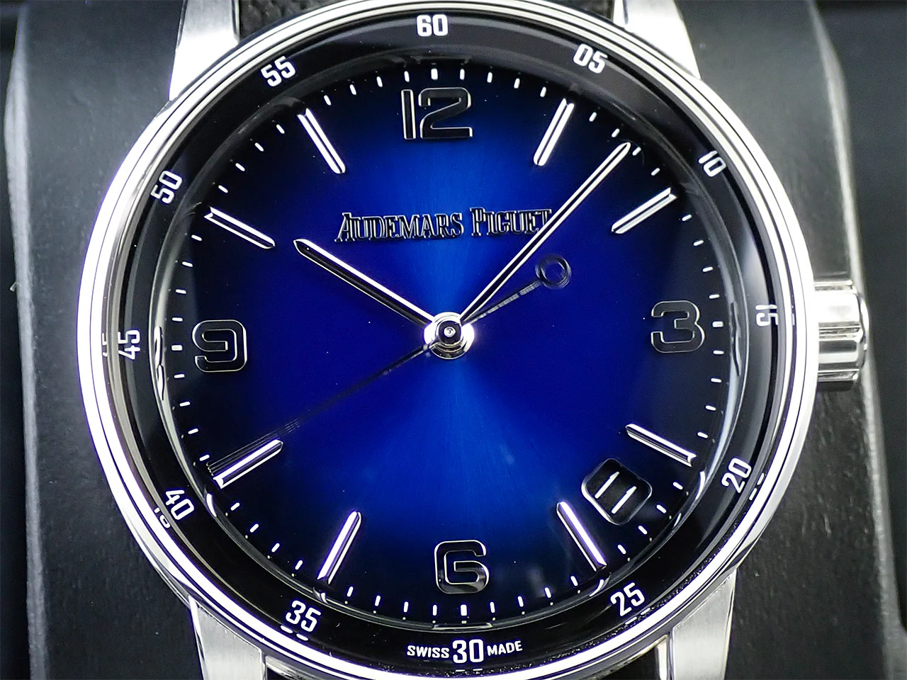 オーデマピゲ CODE 11.59 バイ オーデマ ピゲ Ref.15210BC.OO.A002KB.01 ホワイトゴールド スモークブルーラッカー文字盤 - Image 3