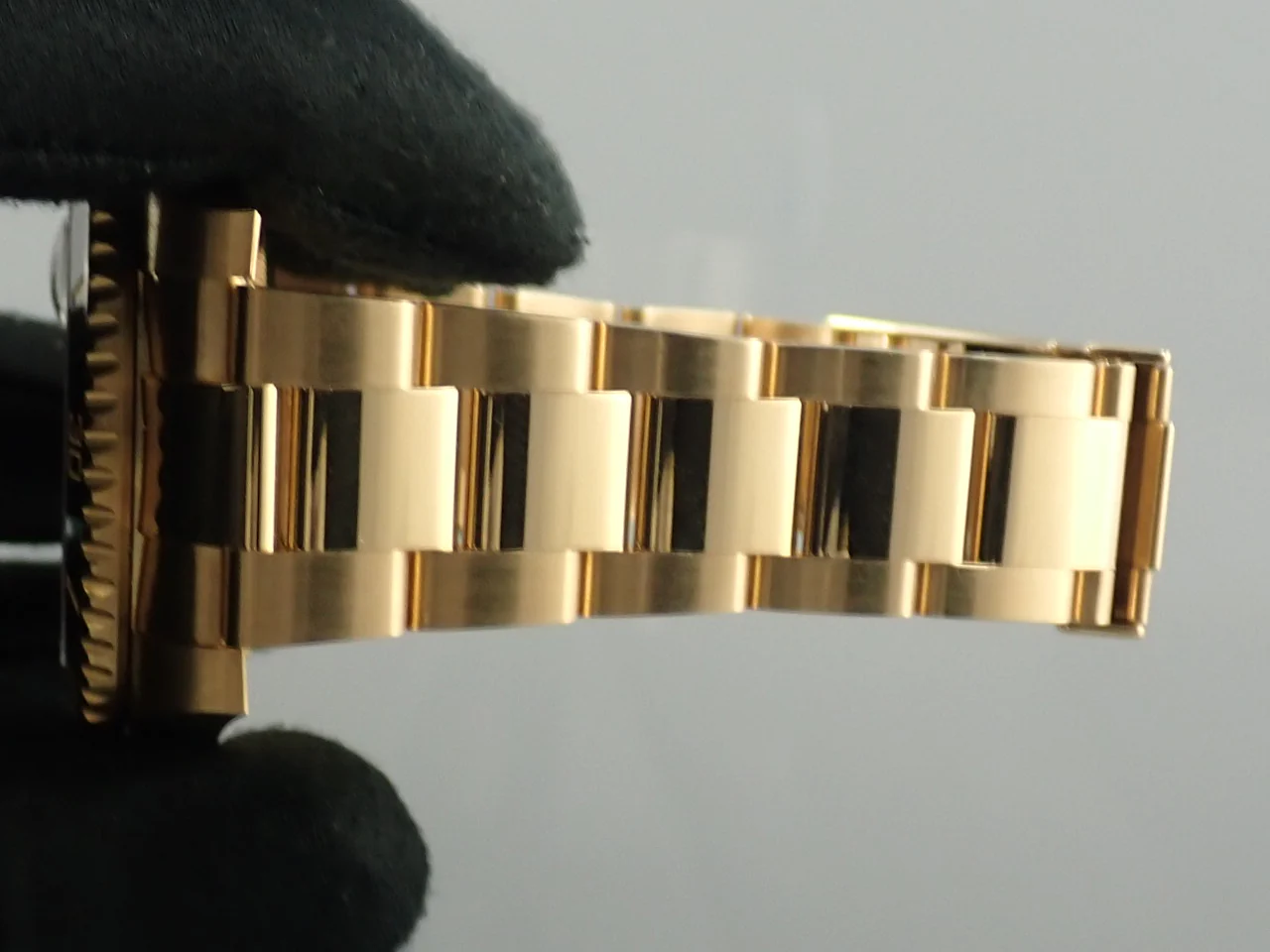 ロレックス サブマリーナー デイト Ref.116618LN イエローゴールド ブラック文字盤 - Image 9