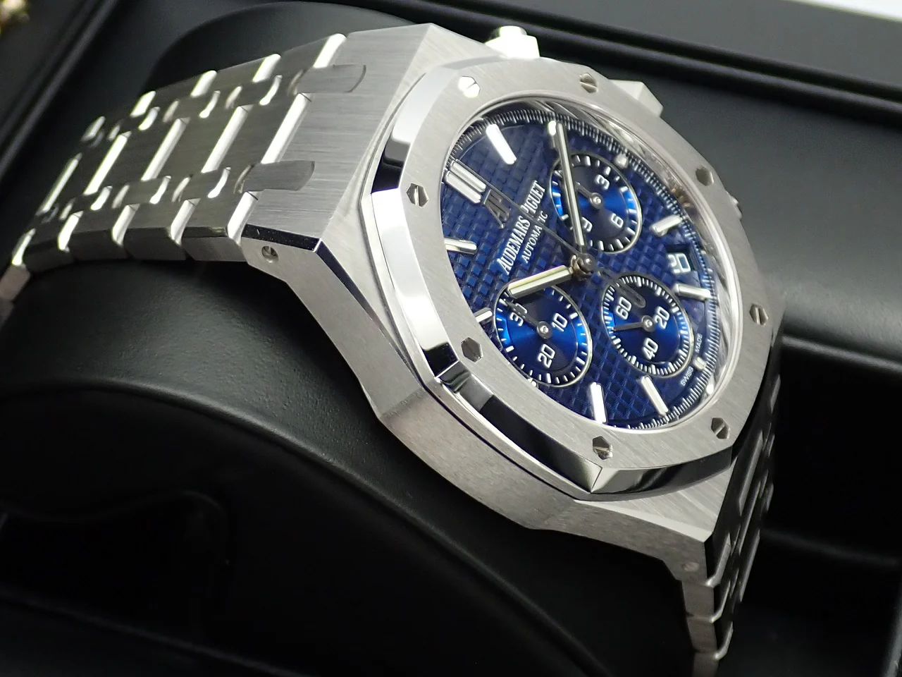 オーデマピゲ ロイヤルオーク クロノグラフ Ref.26239BC.OO.1220BC.01 ホワイトゴールド ブルー文字盤 - Image 4