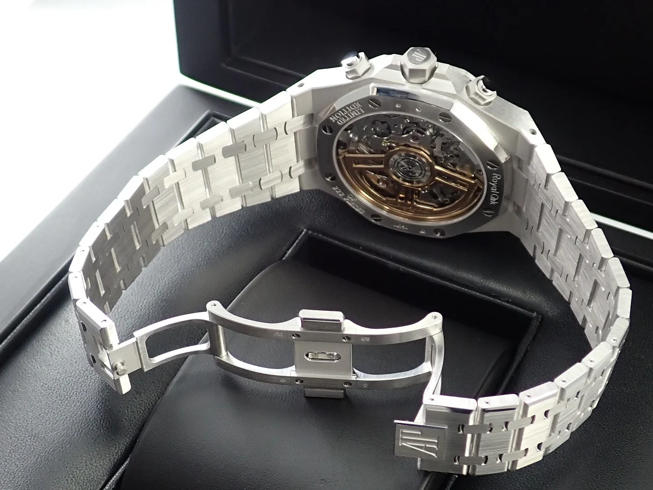 オーデマピゲ ロイヤルオーク クロノグラフ Ref.26239BC.OO.1220BC.01 ホワイトゴールド ブルー文字盤 - Image 6