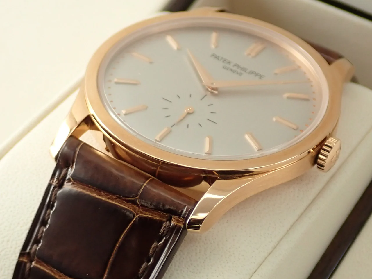 パテックフィリップ カラトラバ Ref.5196R-001 ローズゴールド シルバー文字盤 - Image 6
