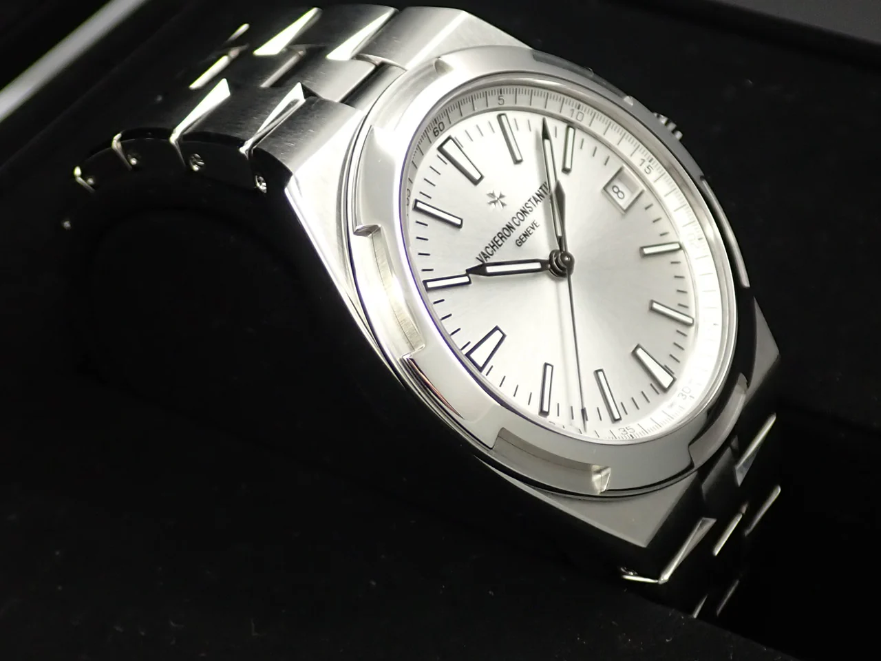 ヴァシュロンコンスタンタン オーヴァーシーズ Ref.4500V/110A-B126 シルバー文字盤 極美品 UL473886 - Image 5