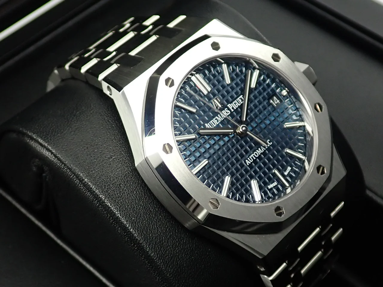 オーデマピゲ ロイヤルオーク Ref.15450ST.OO.1256ST.03 ステンレススチール ブルー文字盤 - Image 4