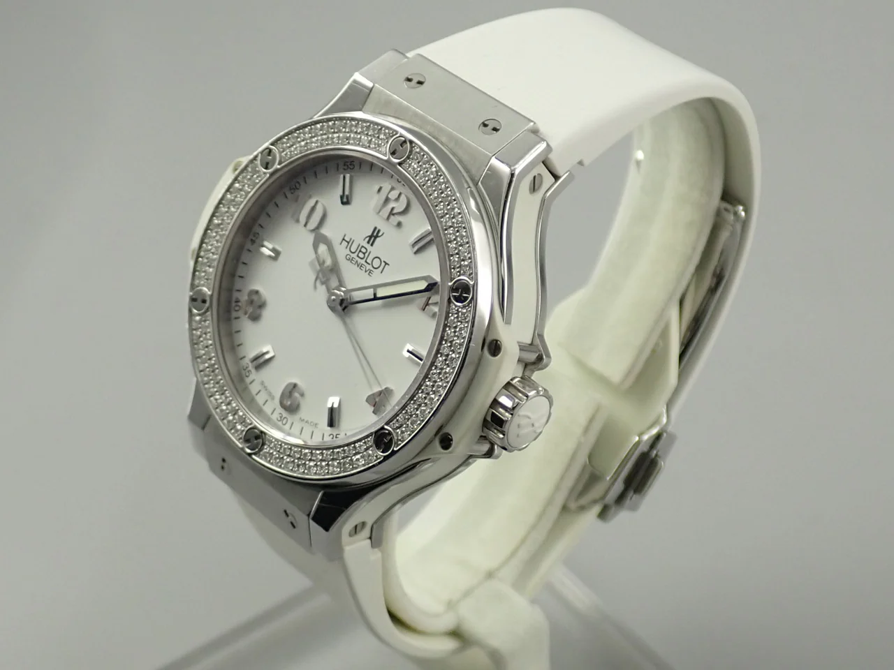 ウブロ ビッグバン スチールダイヤモンド Ref.361.SE.2010.RW.1104 ホワイト文字盤 中古 V5286180 - Image 4