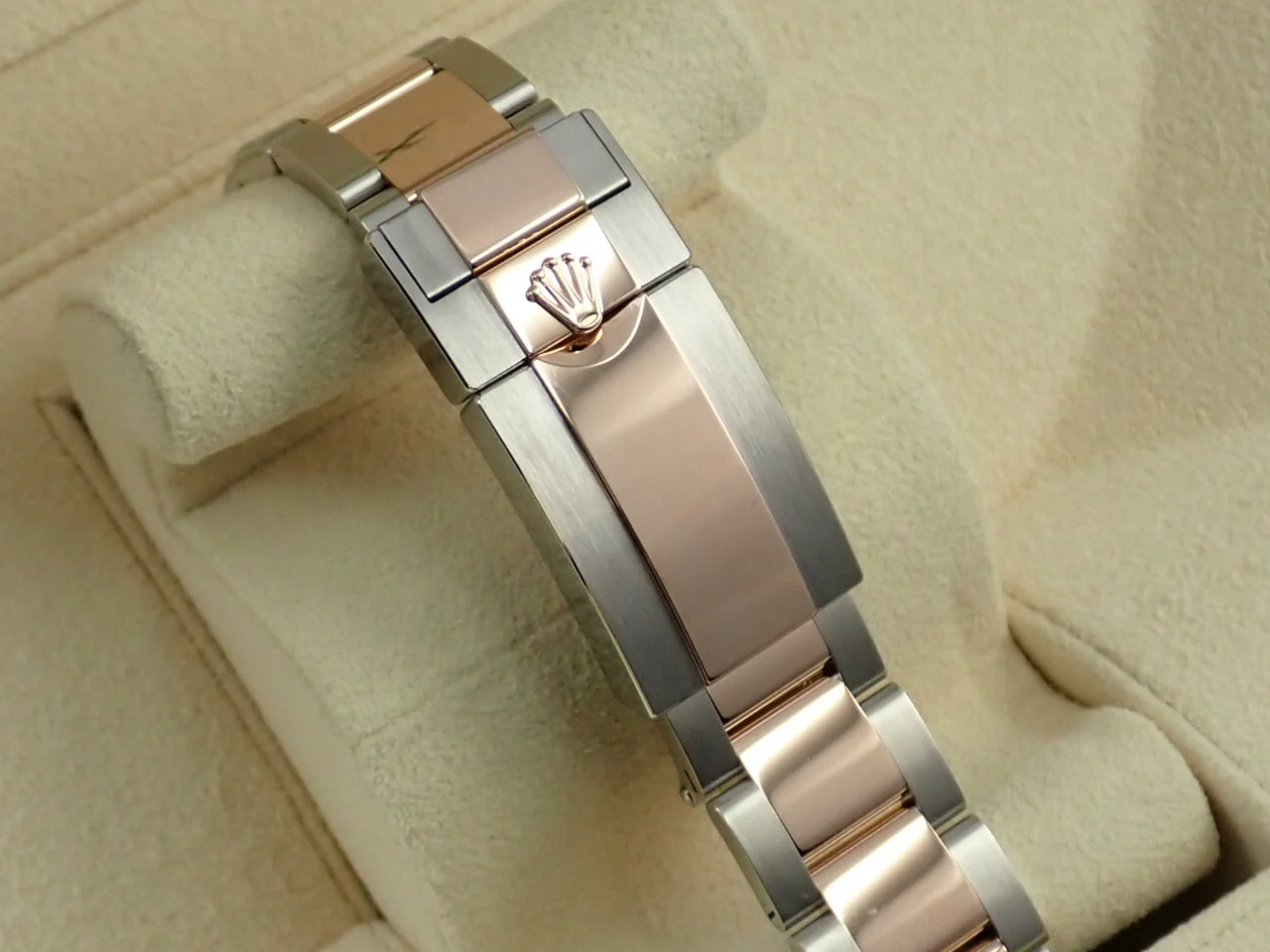 ロレックス GMTマスターII Ref.126711CHNR ステンレススチール/エバーローズゴールド ブラック文字盤 オイスターブレスレット オイスターブレスレット - Image 6