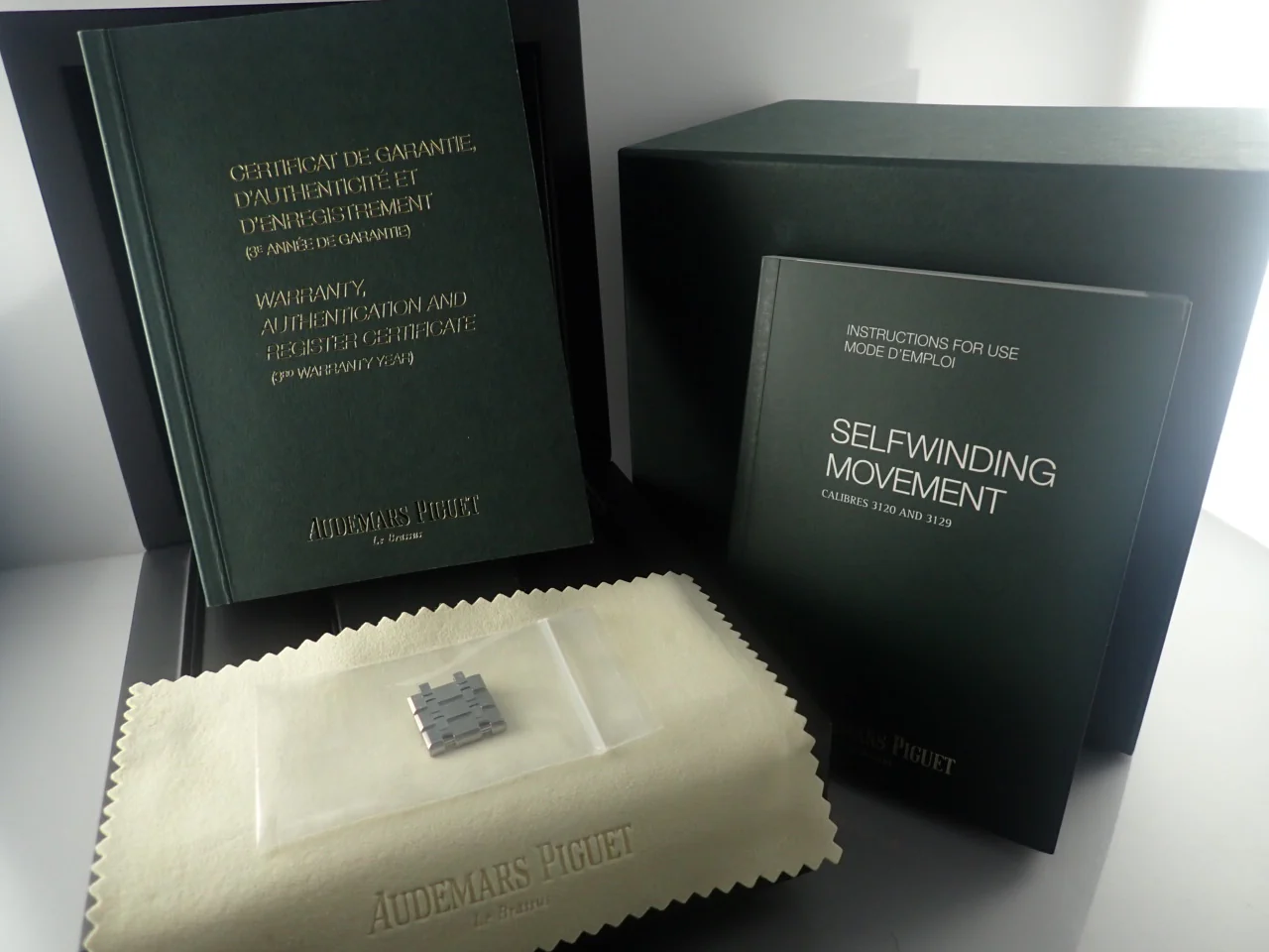 オーデマピゲ ロイヤルオーク Ref.15400ST.OO.1220ST.03 ステンレススチール ブルー文字盤 - Image 11