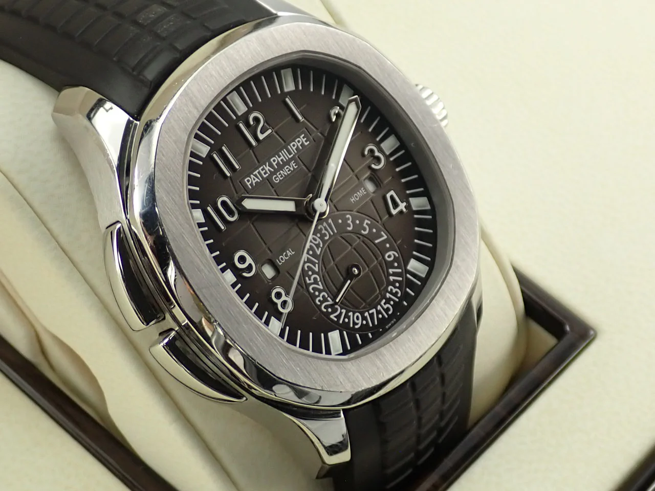 パテックフィリップ アクアノート トラベルタイム Ref.5164A-001 ステンレススチール ブラック文字盤 - Image 5