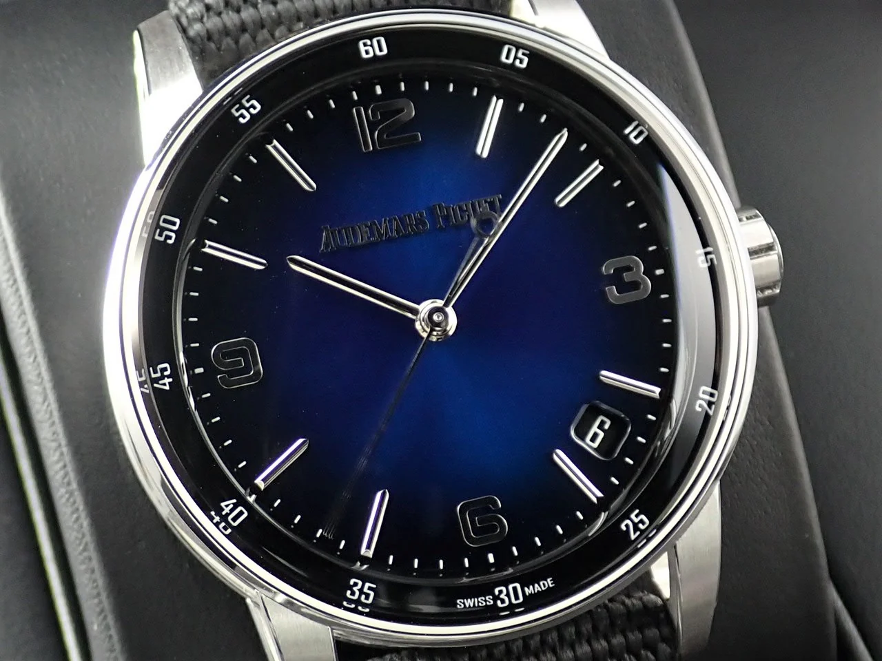 オーデマピゲ CODE 11.59 バイ オーデマ ピゲ Ref.15210BC.OO.A002KB.01 ホワイトゴールド スモークブルーラッカー文字盤 - Image 3